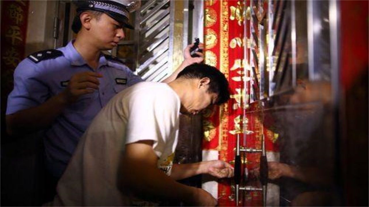 毕节地区请开锁师傅开了锁后，师傅